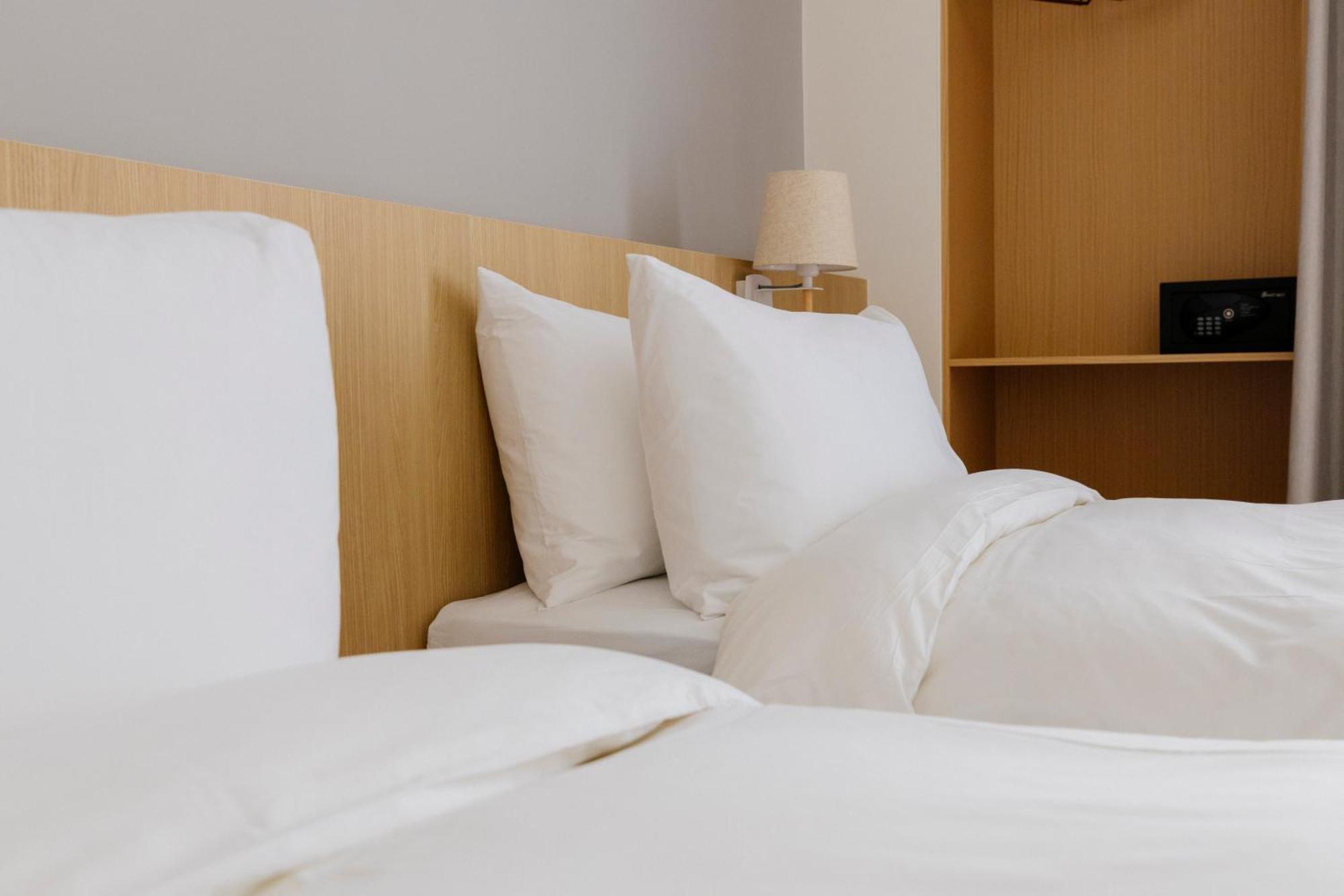 鹹菜巷8號 Hotel Tainan Luaran gambar