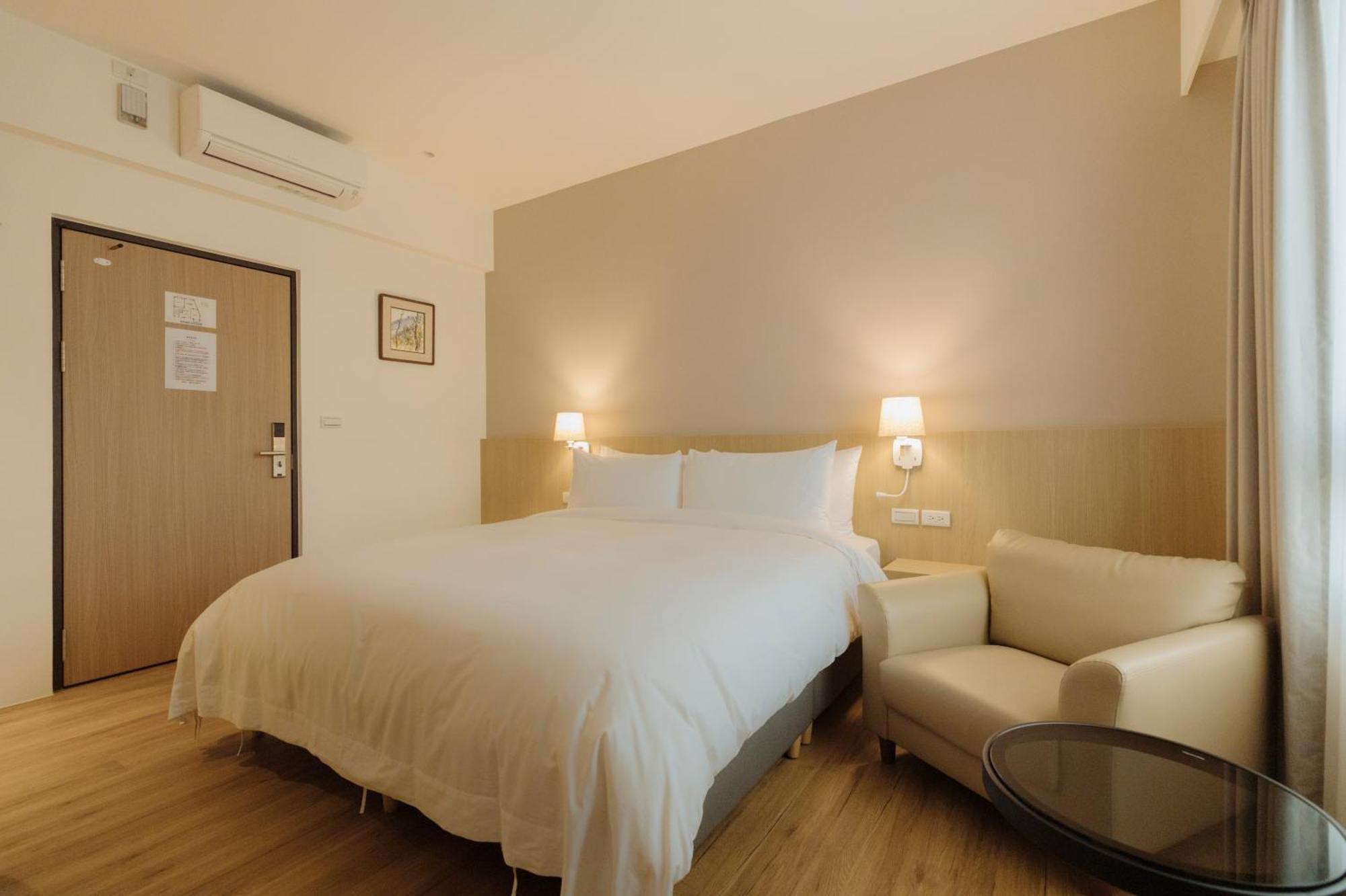 鹹菜巷8號 Hotel Tainan Luaran gambar